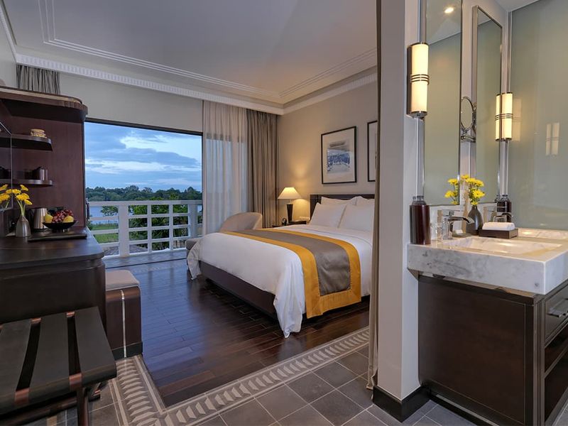 Bedroom with balcony at Azerai la Residence