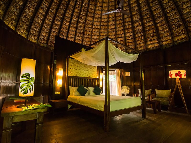 Canopy bed at Barefoot at Havelock