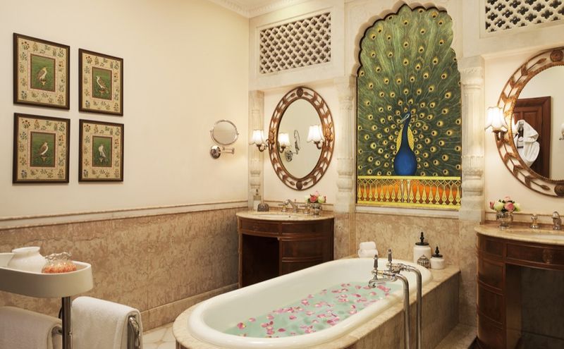 Royal suite bathroom