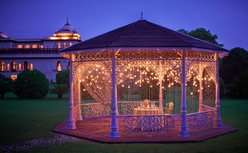 Private dining in the grounds