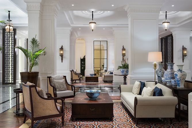 Lobby lounge