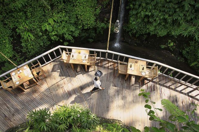 Outdoor dining area
