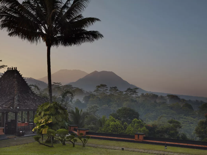 View over the mountains at MesaStila