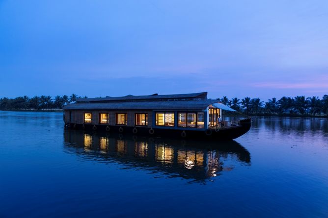Bluejelly Opal boat