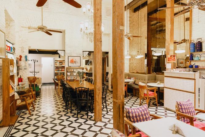 Lobby cafe