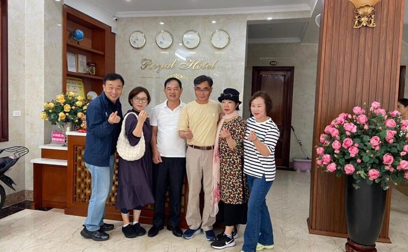 Lobby & staff