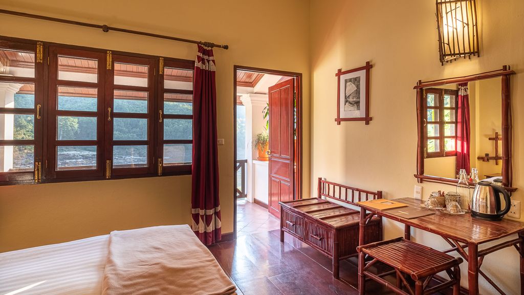 Superior room at The Sanctuary Pakbeng Lodge