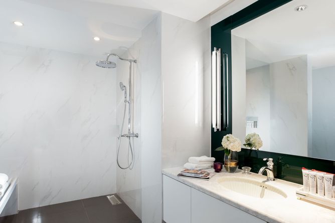 Superior bathroom