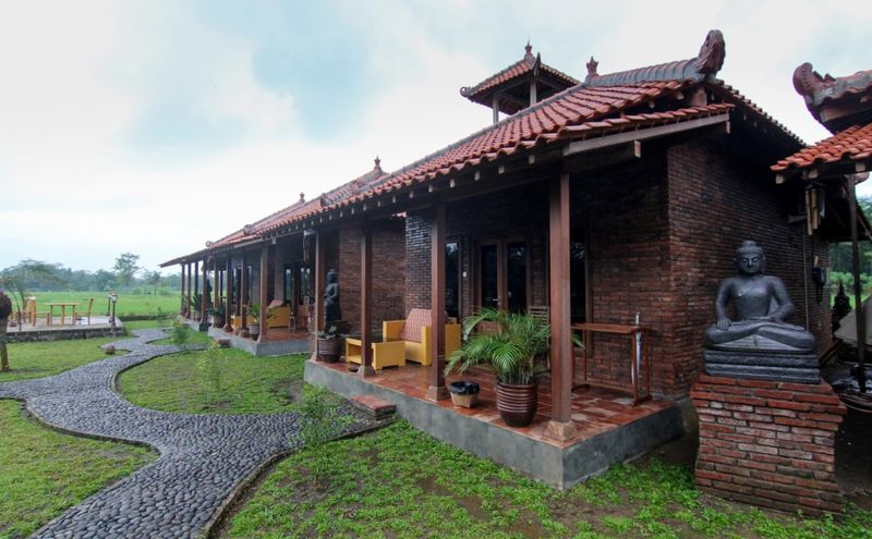 Rooms in traditional cottages