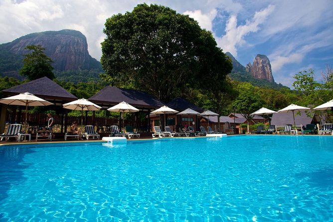 Swimming pool