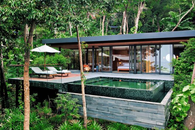 Ocean Pool View Suite