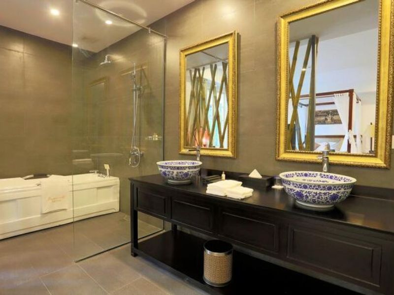 Bathroom at Palace Gate Hotel