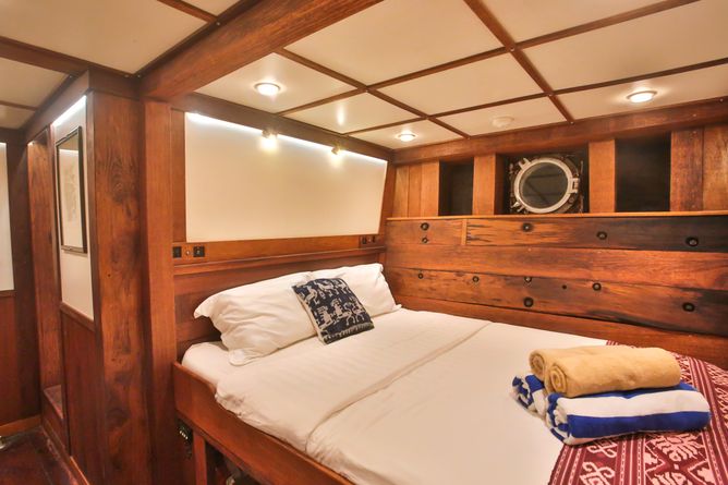 Double cabin