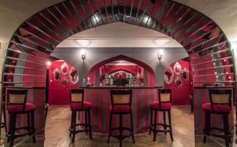 Bar