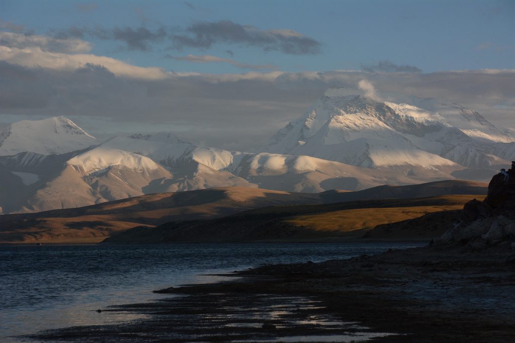 Tibetan mountain views
