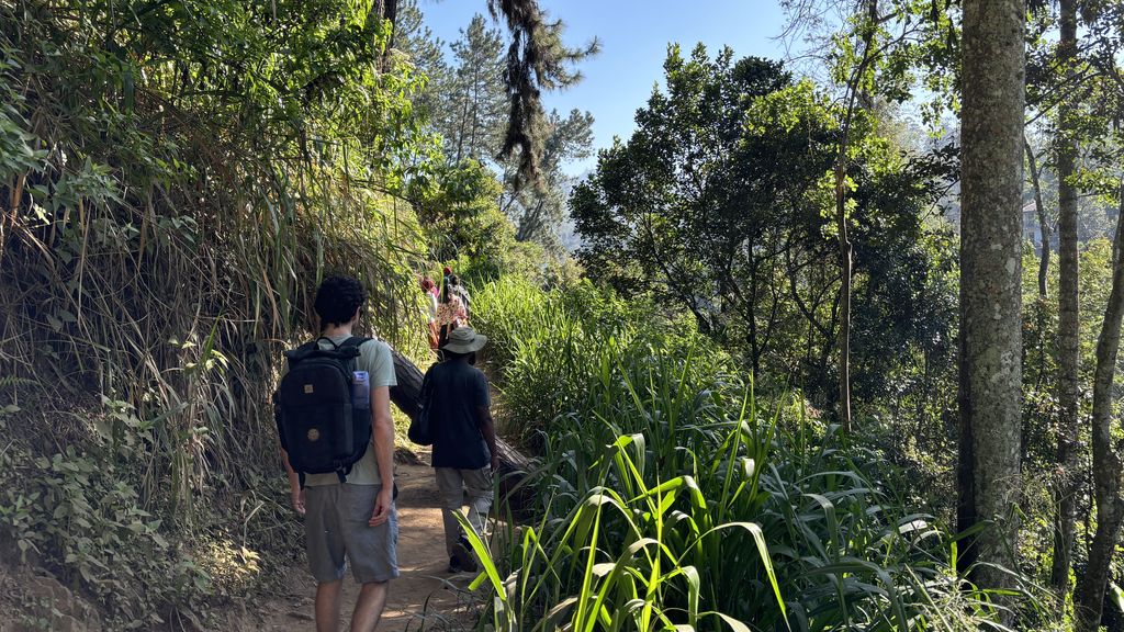 Walkers the Pekoe Trail Sri Lanka