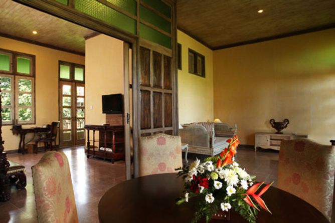 Suite interior
