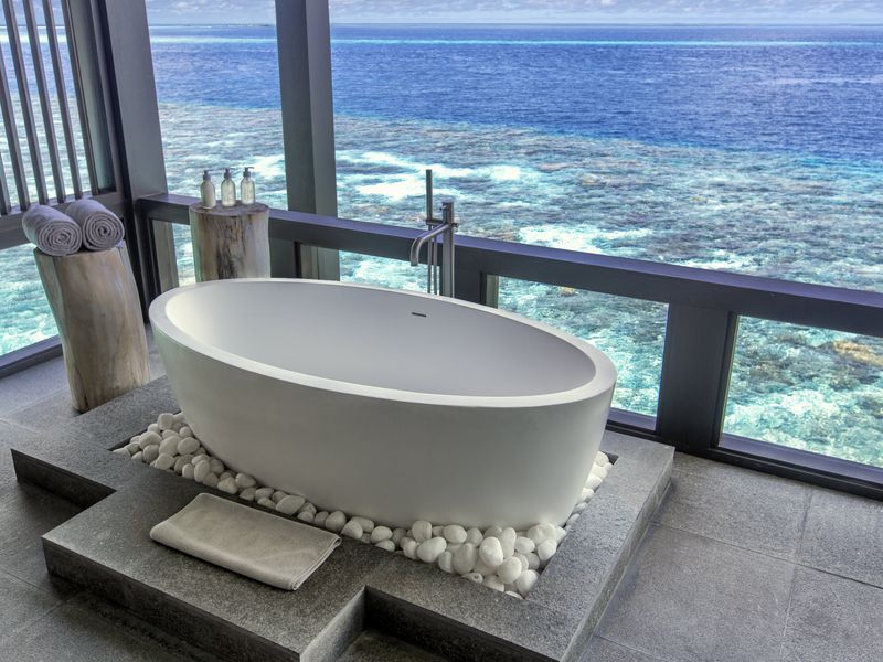 Sea view bathroom at Kudadoo