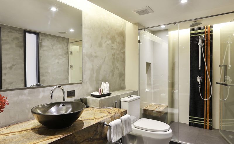 Deluxe bathroom