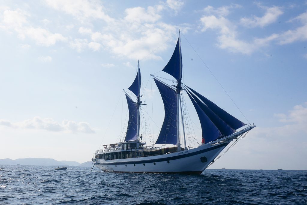 Seatrek boat Indonesia