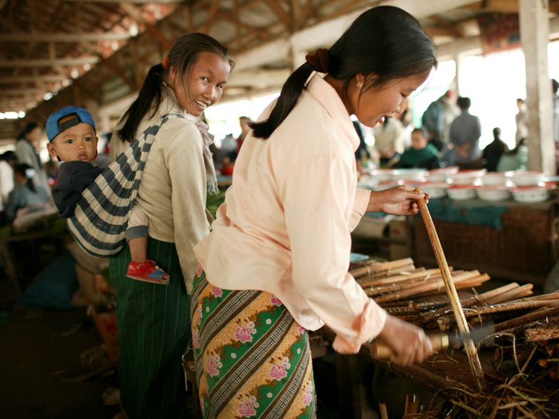 Crafts laos