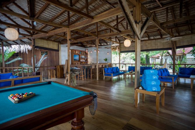 Lounge Bar