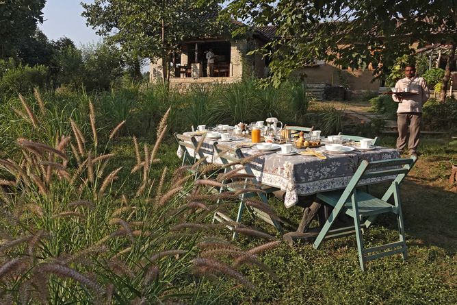 Breakfast in the gardens