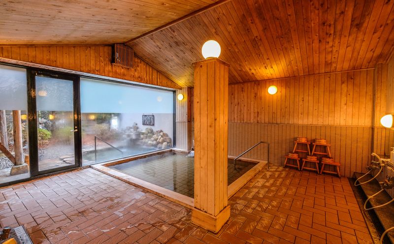 Indoor onsen