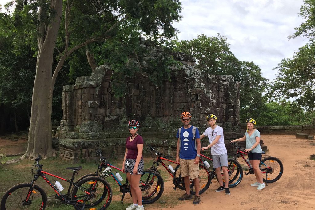 Family in Angkor