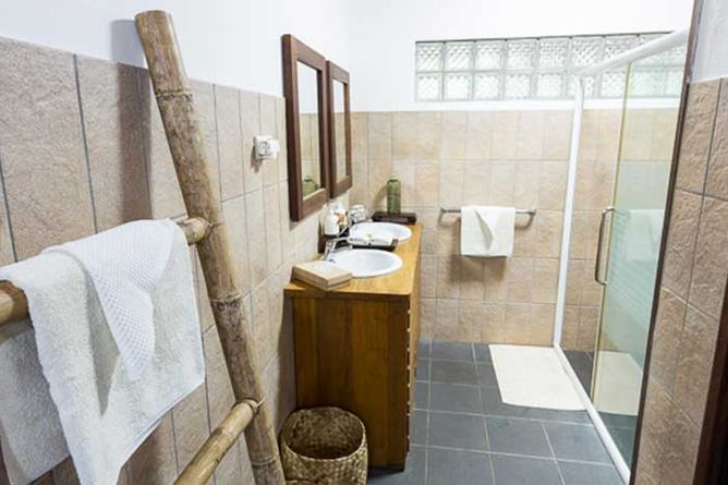 En-suite bathroom