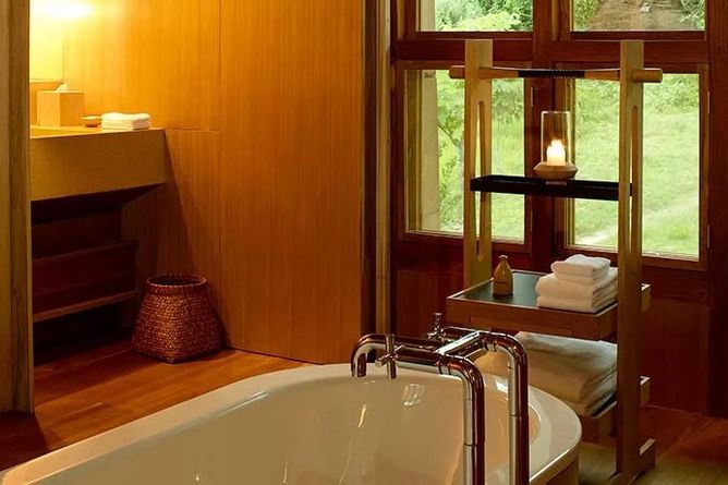 Freestanding terrazzo-clad baths