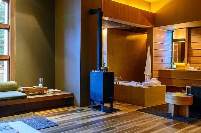Open-plan suites