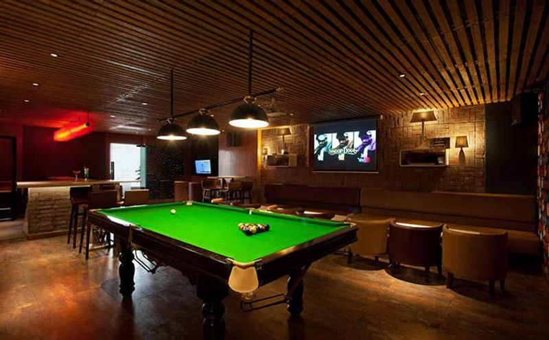Slounge bar