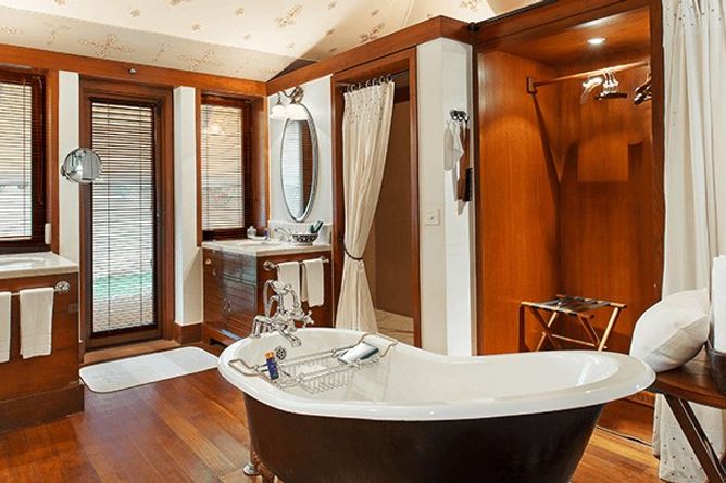 Luxury tent bathroom