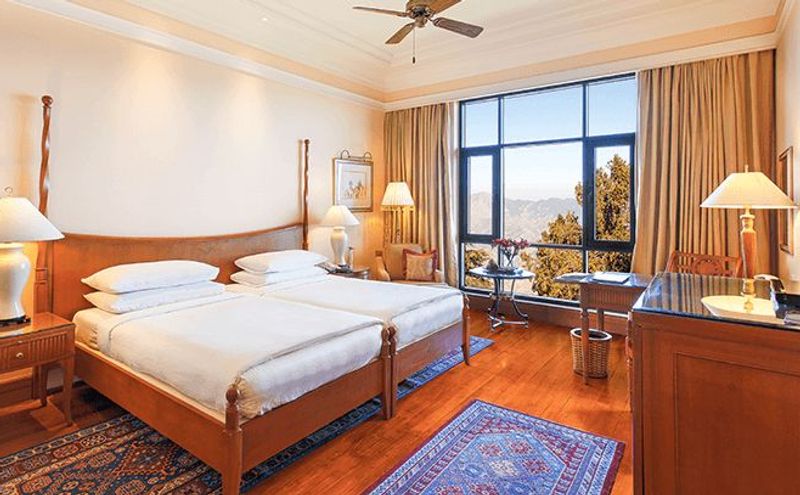 Premier Valley View room