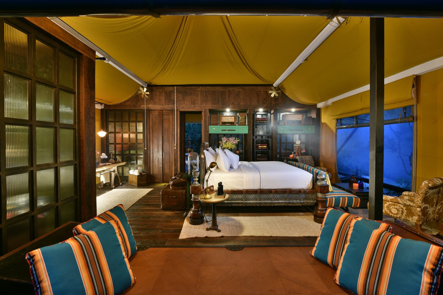 Colourful bedroom at Shinta Mani Wild