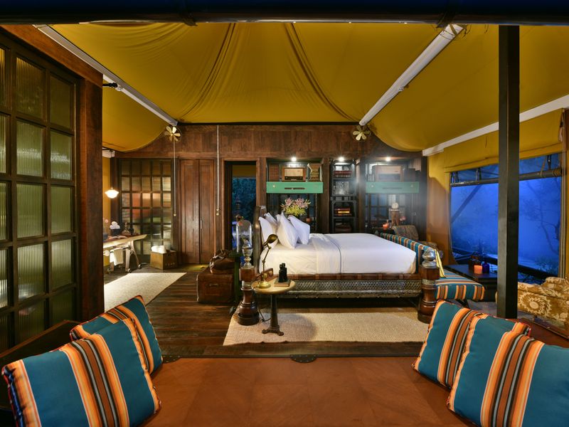 Colourful bedroom at Shinta Mani Wild