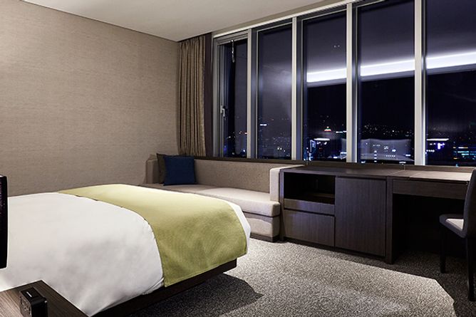 Premier room