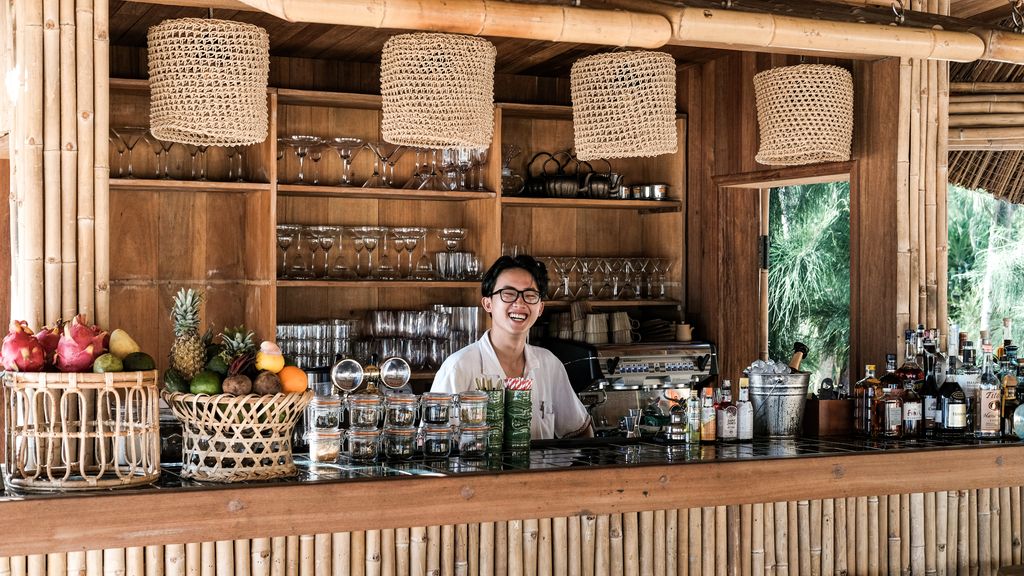 Bar staff at Zannier Bai San Ho