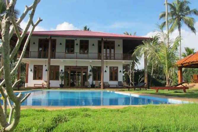 Hilltop Villa & pool