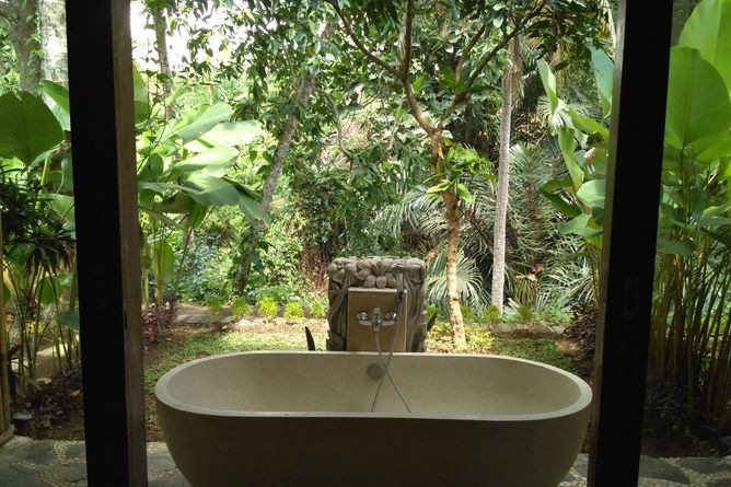 Al Fresco spa bathing