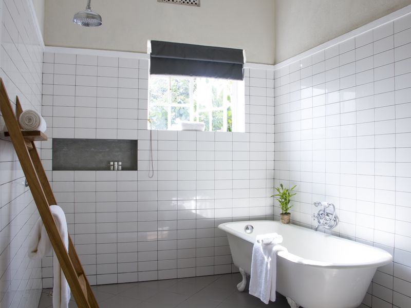 Nine Skies Bathroom