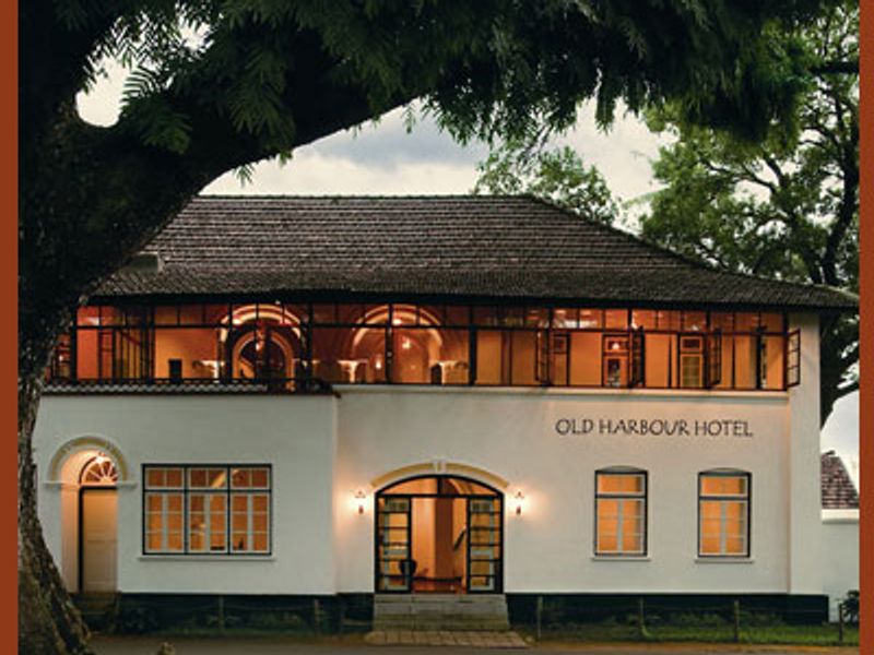 Exterior of the Old Harbour Hotel