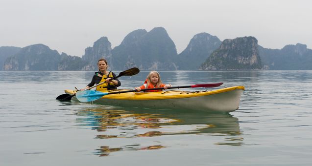 kayak Halong Bay