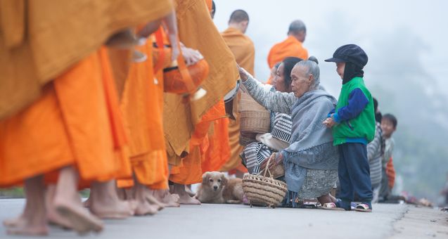 Luang Prabang Alms