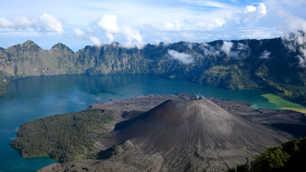 Mount Rinjani, Lombok, Indonesia | Selective Asia