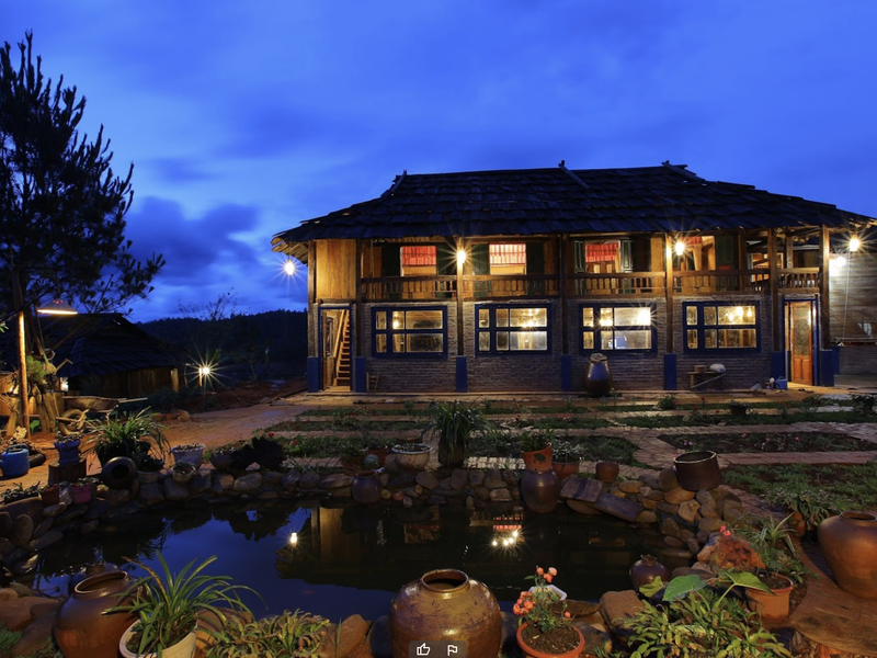 Exterior of Mu Cang Chai Ecolodge at night
