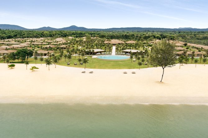 Idyllic beachfront location
