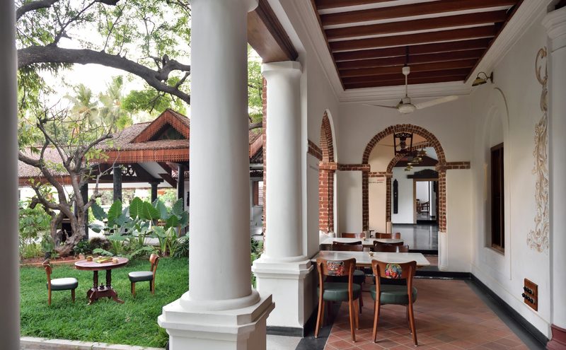 Dine on the verandah
