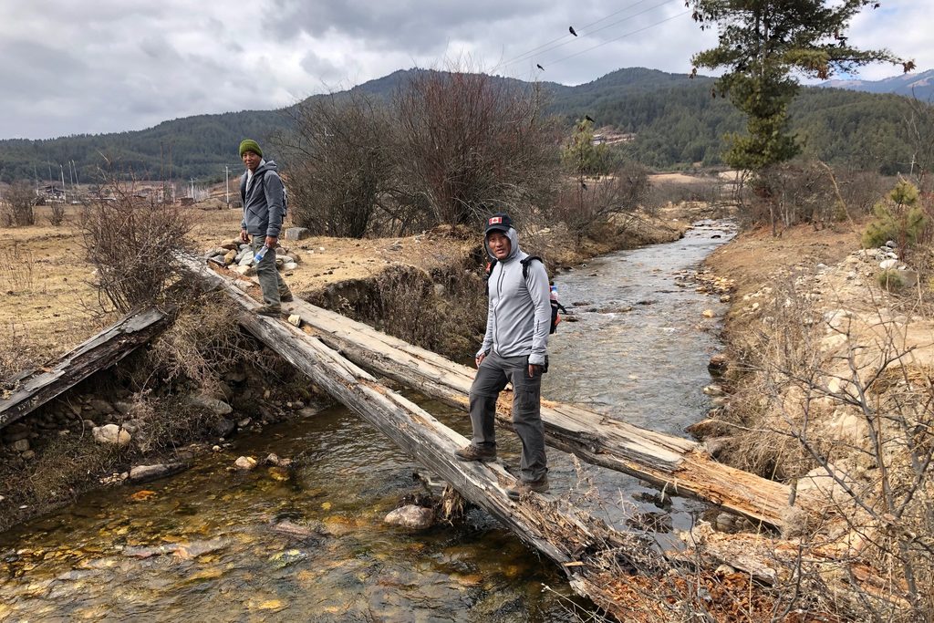 monks in a pickup truck, Bhuatn